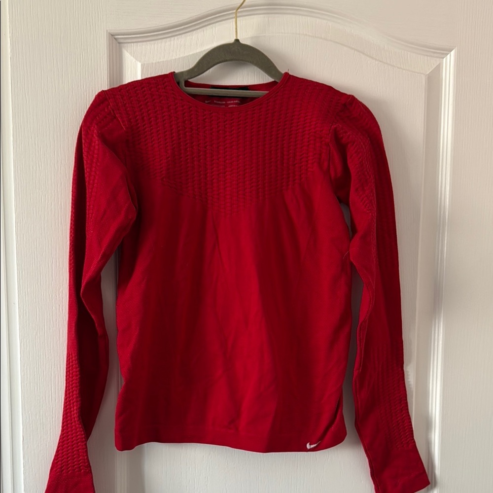 Women’s Red Long Sleeve Nike Seamless Top Size Medium